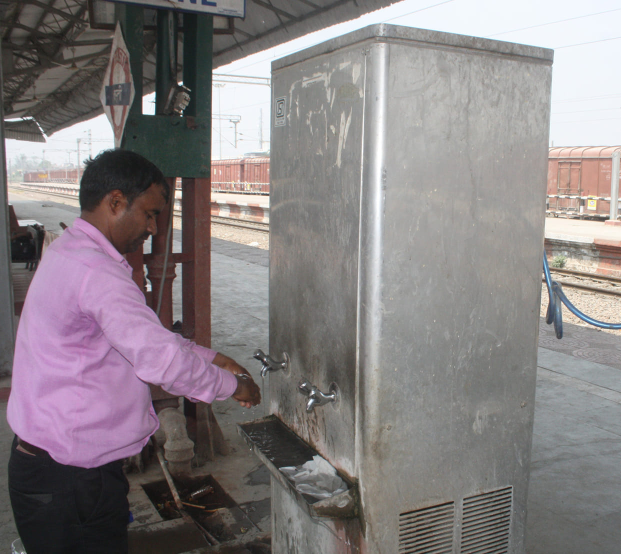 no drinking water on railway station