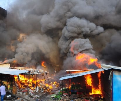 A fire broke out in a market in Lucknow.