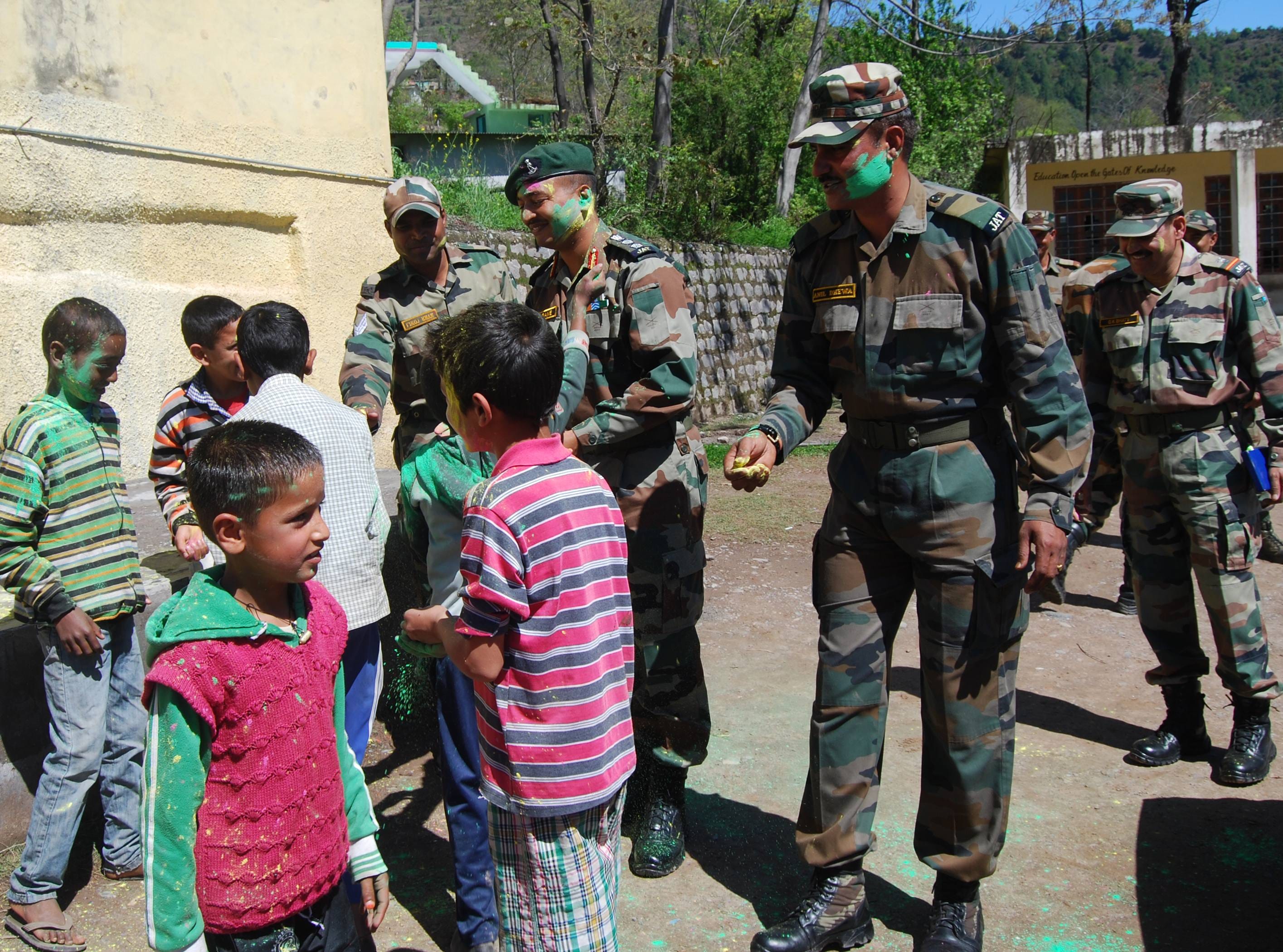 BSF jawans celebrate holi in kashmir