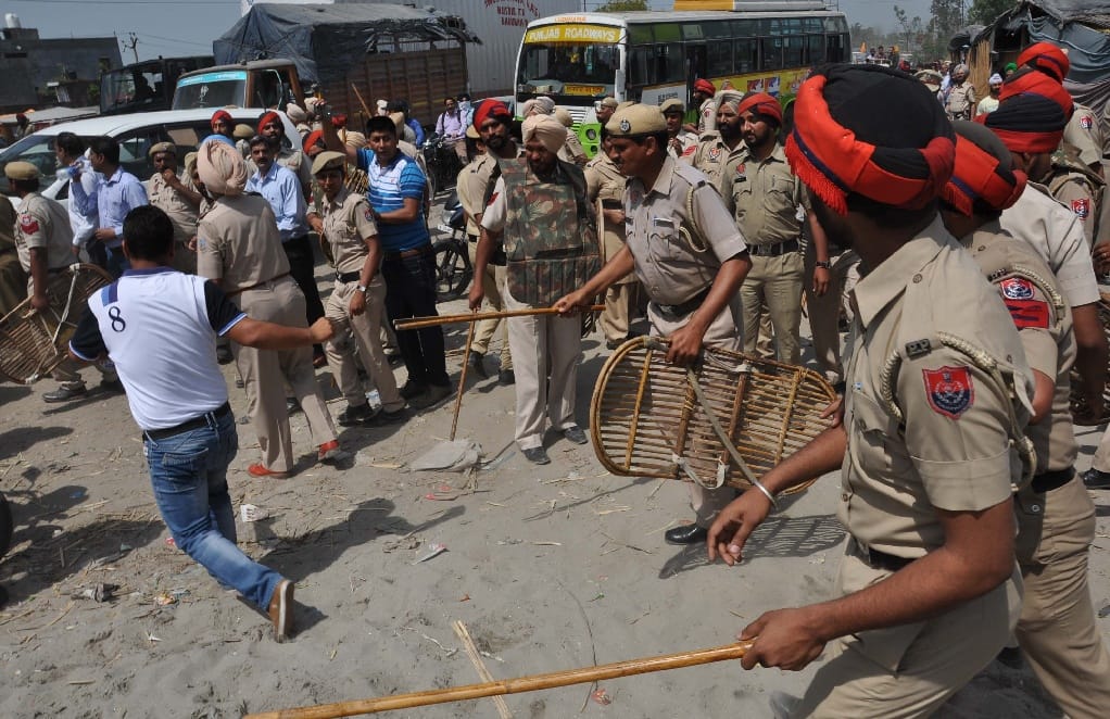 jewellers protest, ludhiana jewellers protest, police lathicharge in jewellers protest, ludhiana