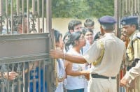 Faridabad, Gold Fields will shift to other medical colleges , students of medical college