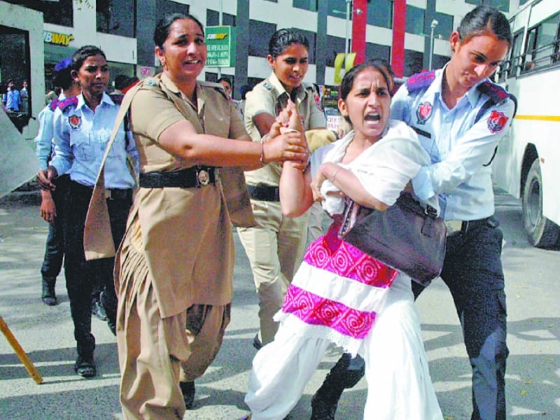 police lathicharge, punjab ETT teachers protestt, teachers police clash