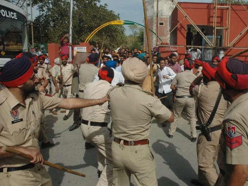 police lathicharge, punjab ETT teachers protestt, teachers police clash