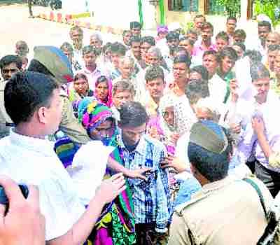 People protested against Kotedar