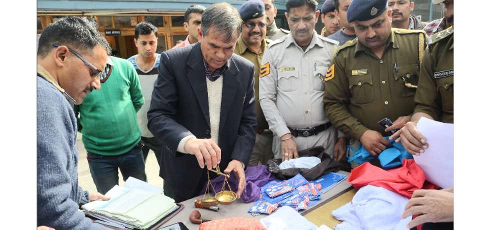 shimla police recovers 8kg charas 8kg opium 2.83 lakh cash and 96 mobile sim card
