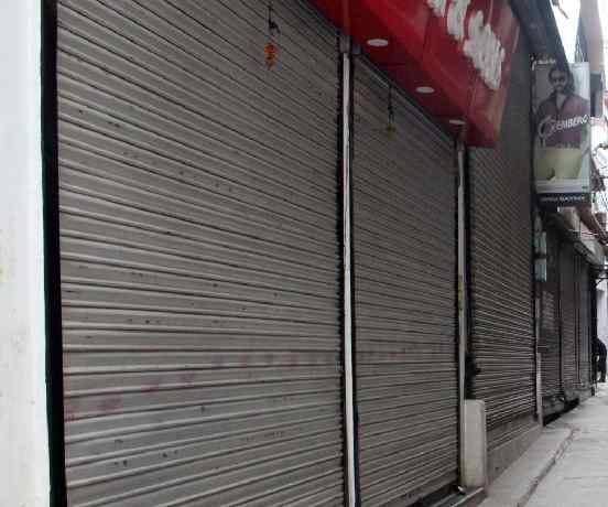 in kullu all shopes closed agnaist goverment decision