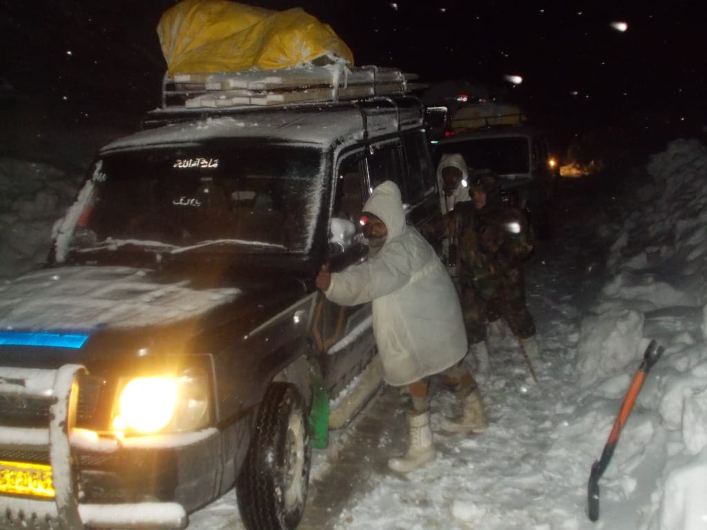 army rescued 64 people trapped in snow from kupwara