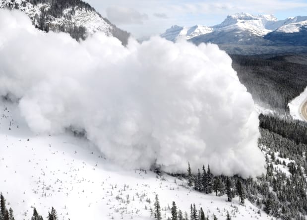 Two workers killed in avalanche in Kashmir