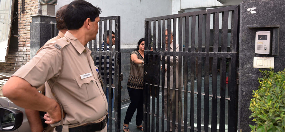  people are not going out of home pankaj narang murderer area in delhi