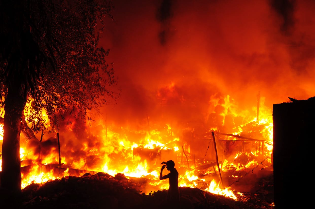 Fire in gomatinagar in lucknow.