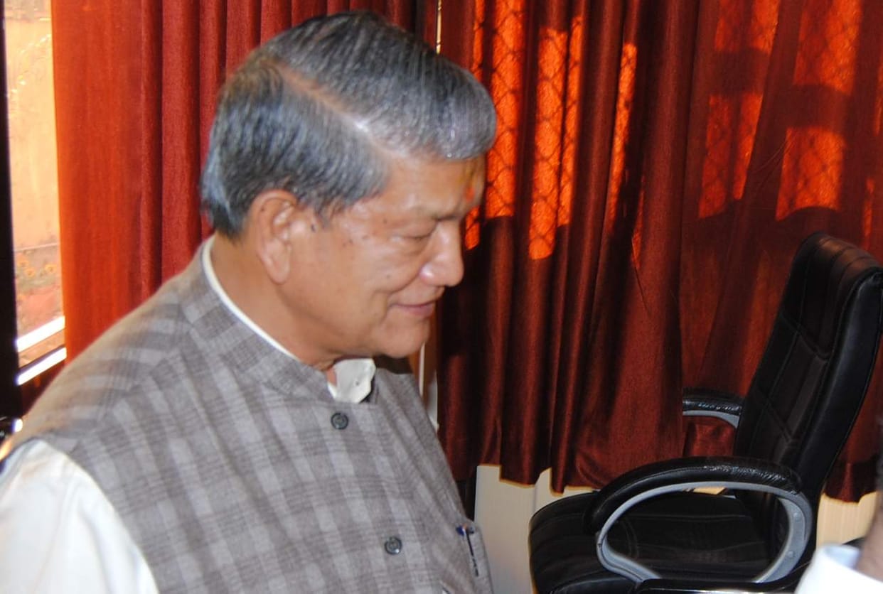harish rawat claim to form government.