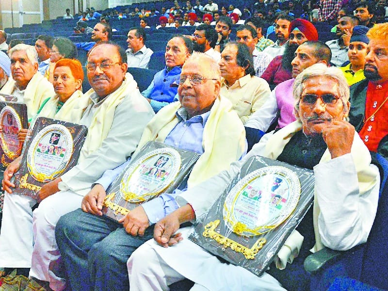 honoured, freedom fighter relatives honoured in ludhiana, function in ludhiana
