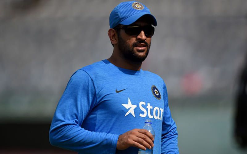ms dhoni and ravi shastri are very serious about mohali pich