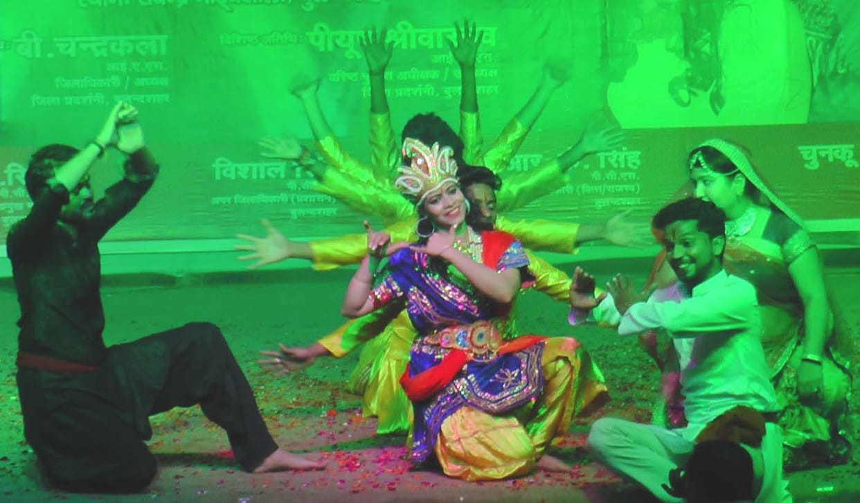 'Maa Tujhe Salaam ...' the full color of patriotism