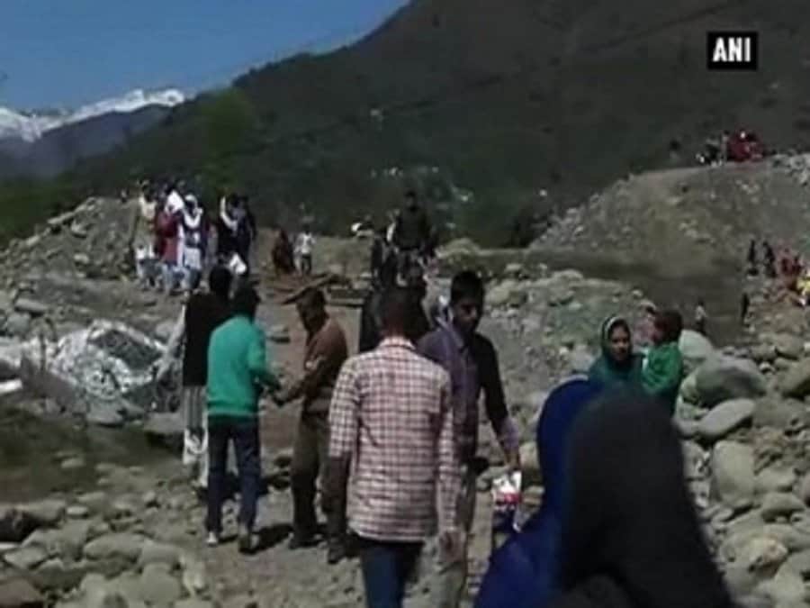 बारिश की वजह से बहा पुल