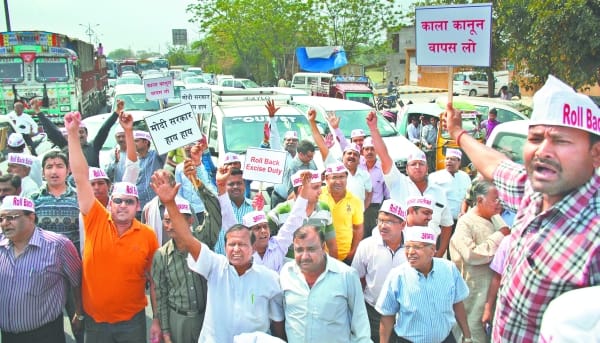 saraf comes on road, highway jam
