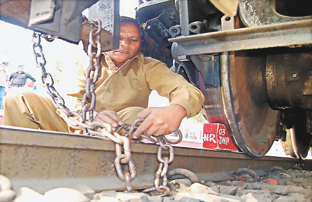 With today will stop rail blockade