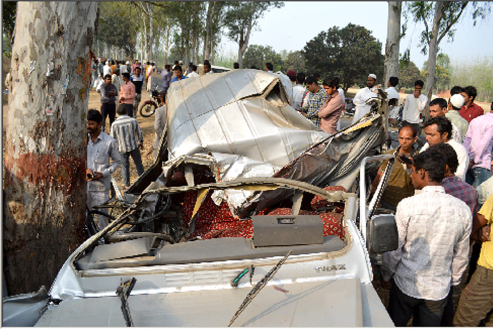 Car turns turtle, five kills in bijnor