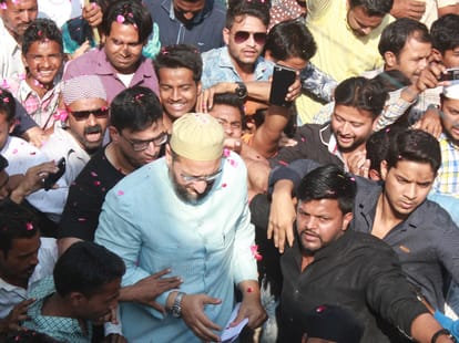asaduddin owaisi addresses his party activists in Lucknow.