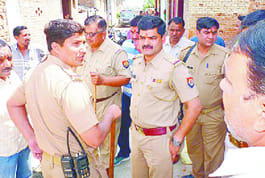Shabuddinpur Road two sides beatings, stone throwing