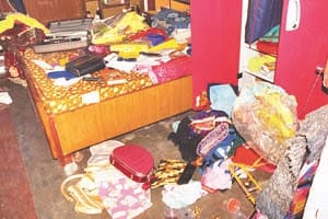 loot in vikas colony
