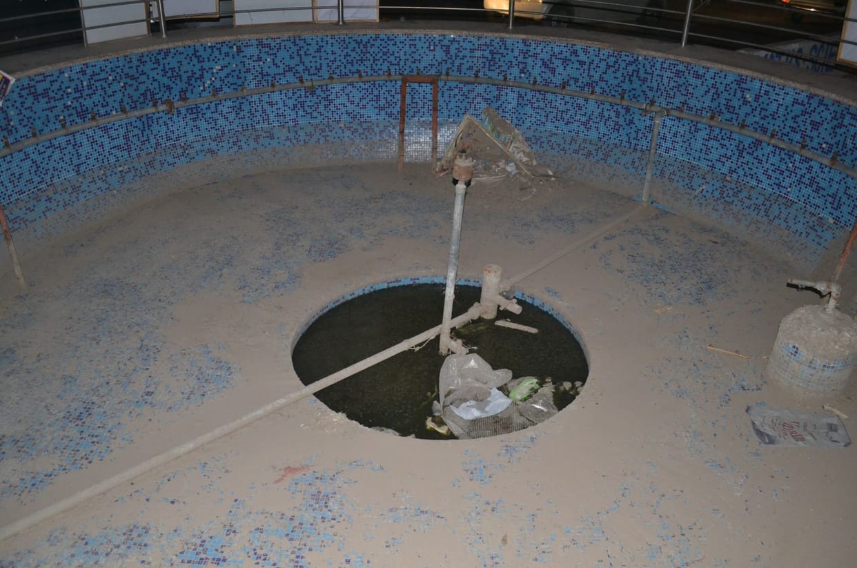 Lost to the system of corporation dream project, the city closed fountain