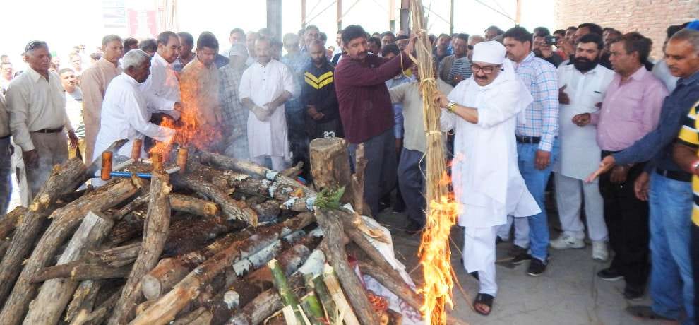 industry minister mukesh agnihotri father onkar sharma funeral in una
