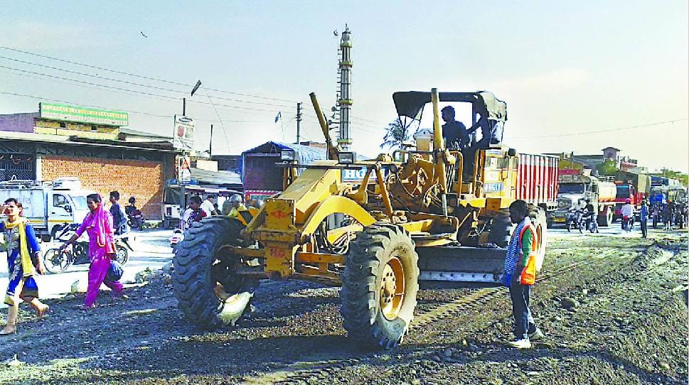 Construction of the bridge began on incomplete alternate route