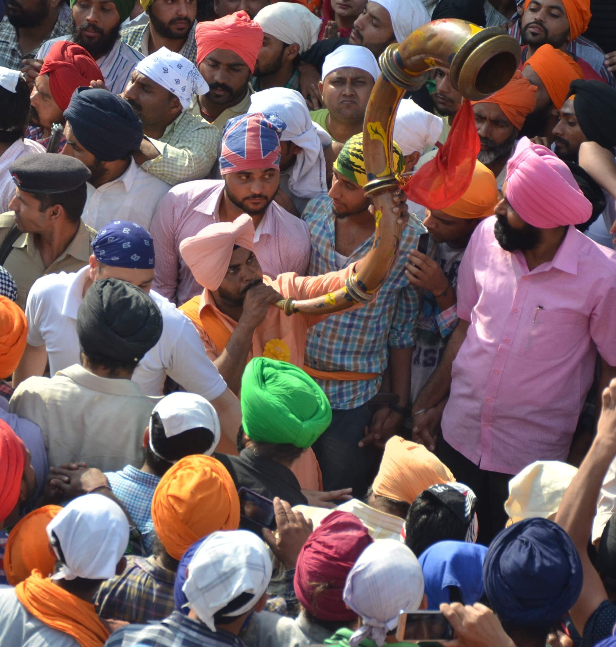 ascent the millions compatible front of Jhanda ji.