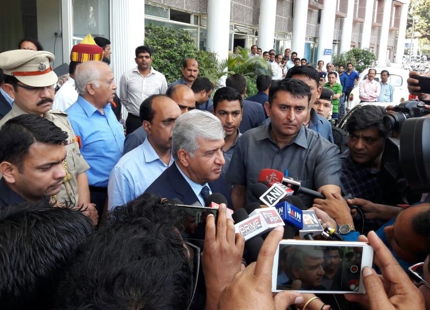 uttarakhand governor took officers meeting in dehradun