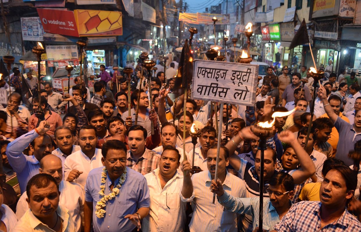 Traders were carrying the Mashaal, put the jam