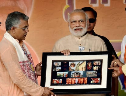 Narendra Modi Halts Speech During Azaan In Rally in West Bengal 