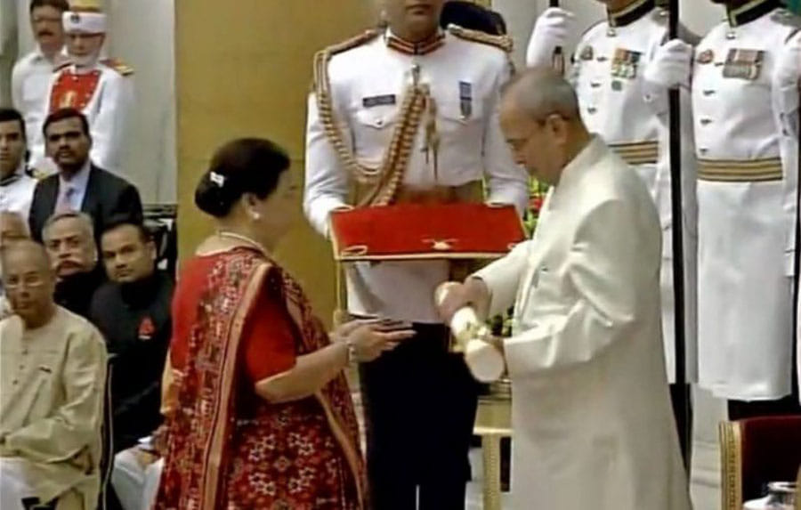 President Pranab Mukherjee to present Padma awards 