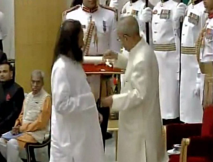 President Pranab Mukherjee to present Padma awards 