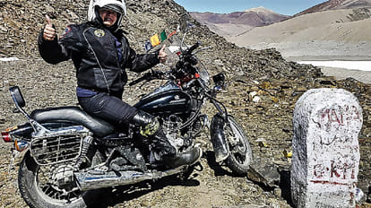 pallawi of agra completed ride of leh ladakh
