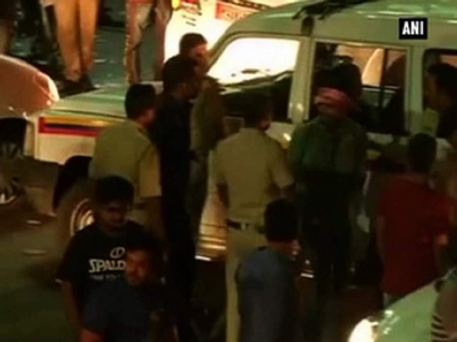 पुलिस बलप्रयोग