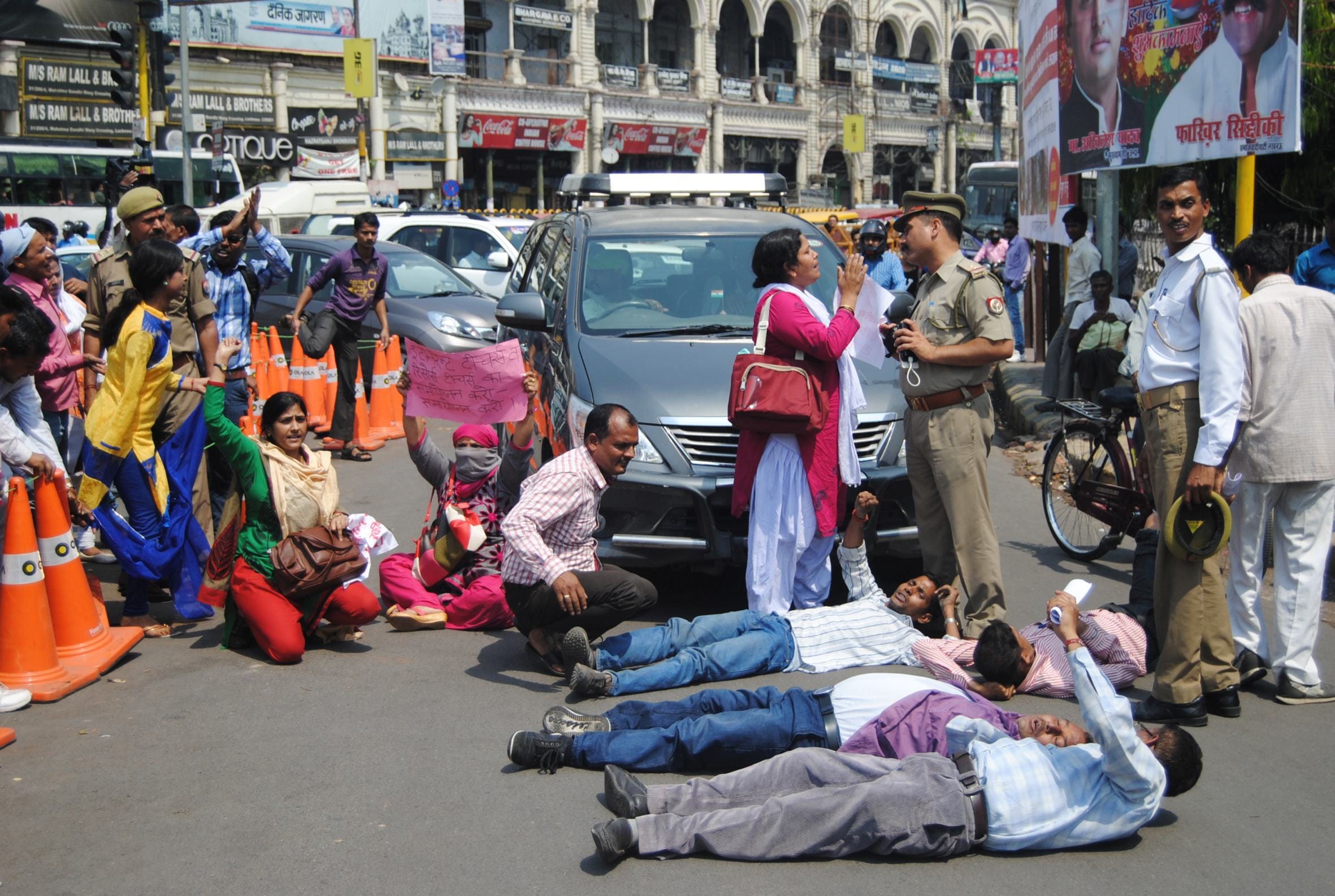 lucknow police takes action against teachers in lucknow
