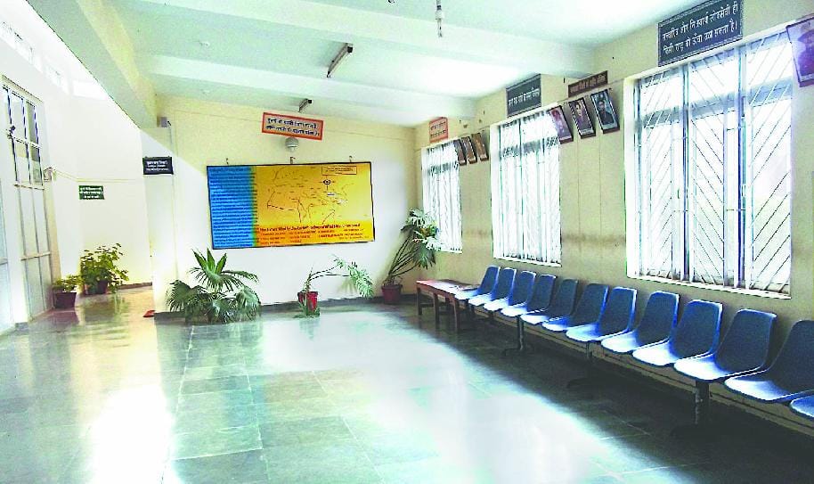 Collectorate in silence, there appeared the leader