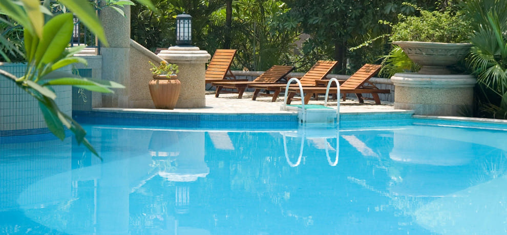 Girl Child Fell Down in Swimming Pool, Uncle Saved Her Life
