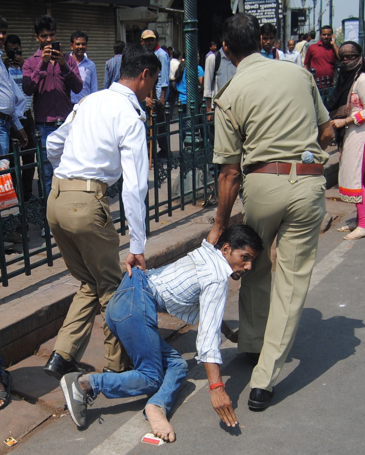lucknow police takes action against teachers in lucknow
