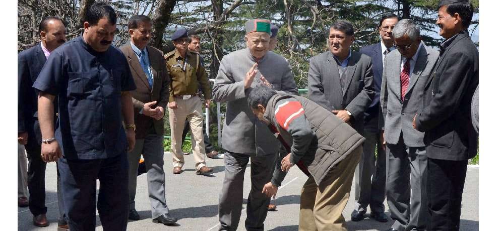 cm virbhadra singh meets sonia gandhi