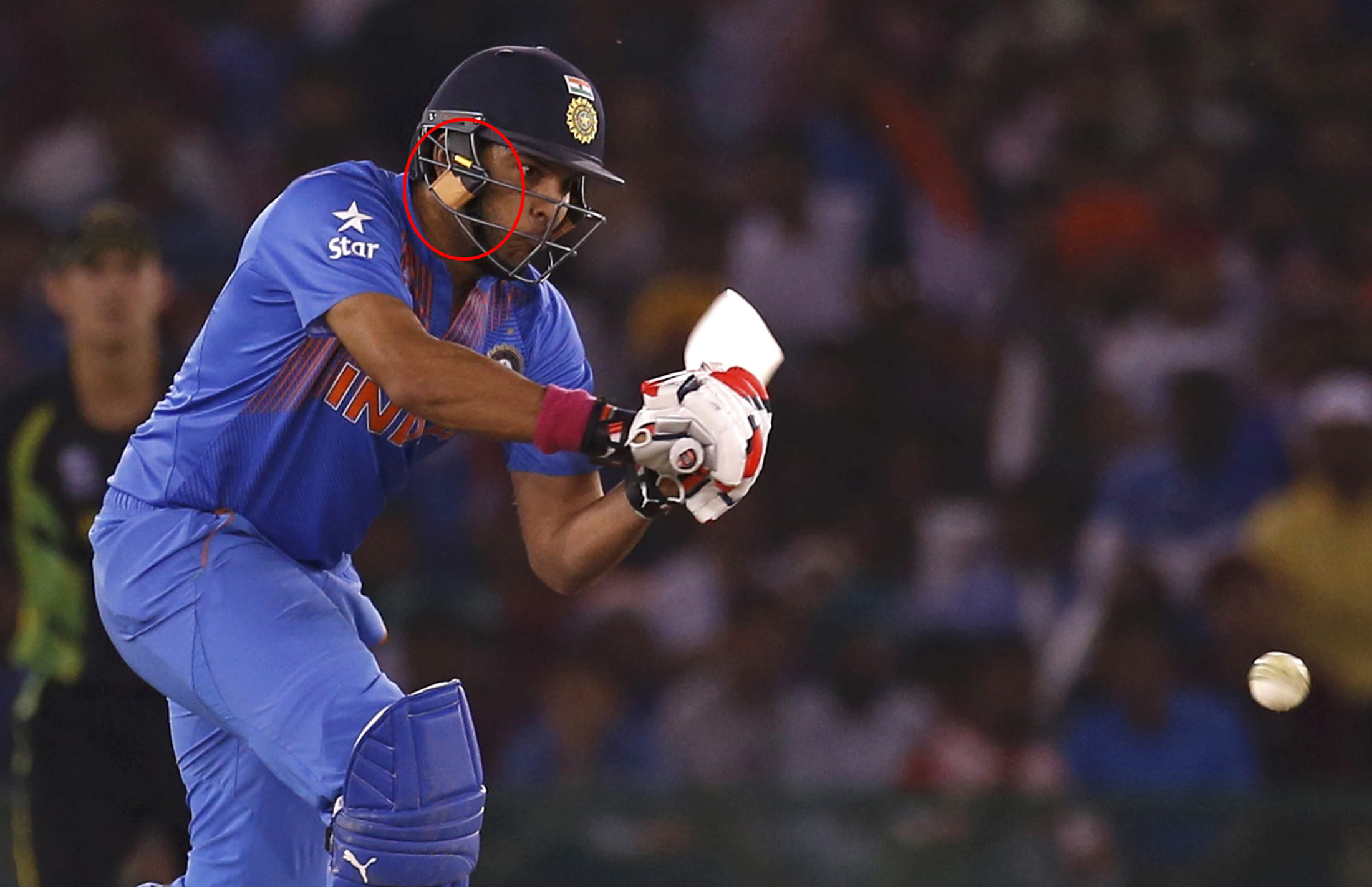 team india's three crickteres weared banded on helmat