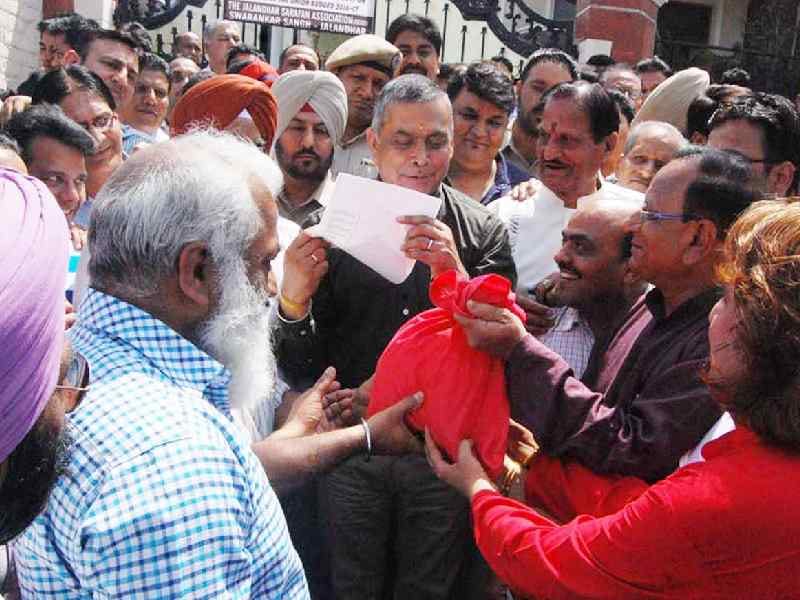 jewelors srrike, protest, cps kd bhandari, 25th day, jalandhar