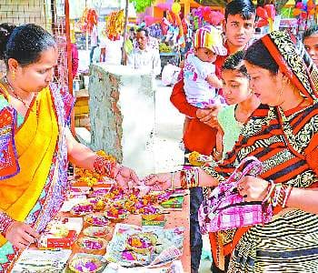 The pilgrims aroused in Aatho ka mela
