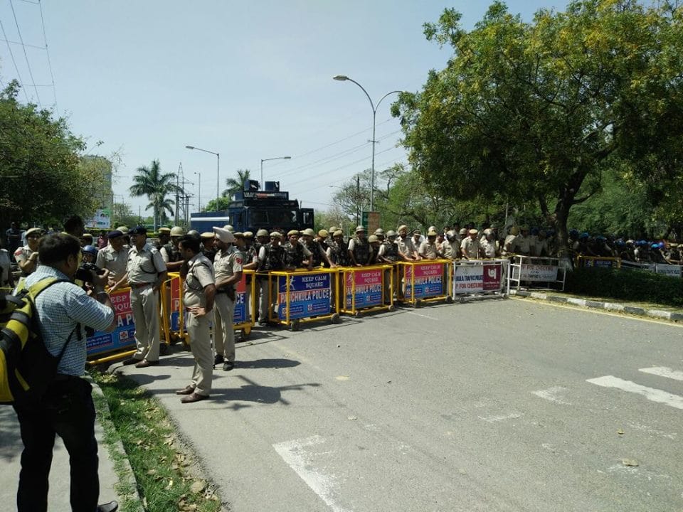 protest, hmt protest, hmt employes protest against haryana government, hmt pinjore, pinjore