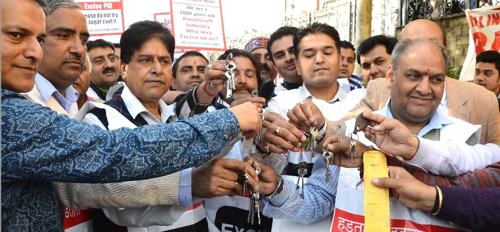 shimla jwellers send their shop keys to pm modi.