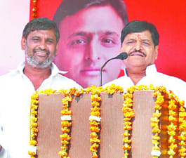 Keep an eye on the money each legislator : Shivpal