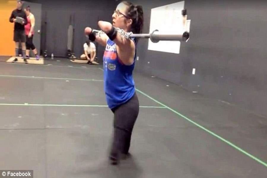 woman with no hand and legs becomes crossfit sensation