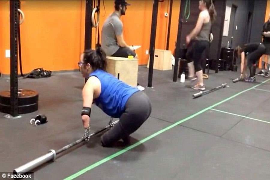woman with no hand and legs becomes crossfit sensation