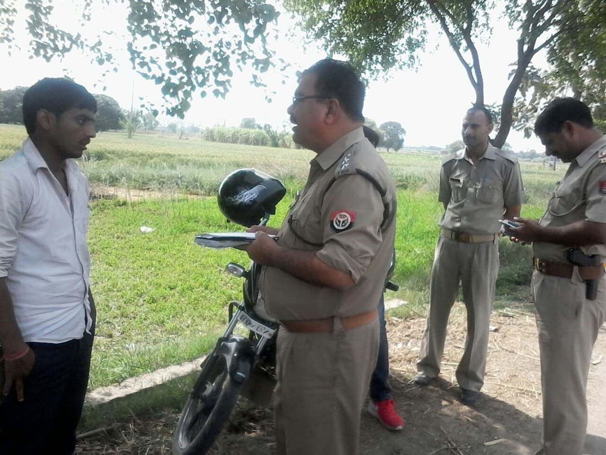  Bike riding miscreants looted 48 thousand